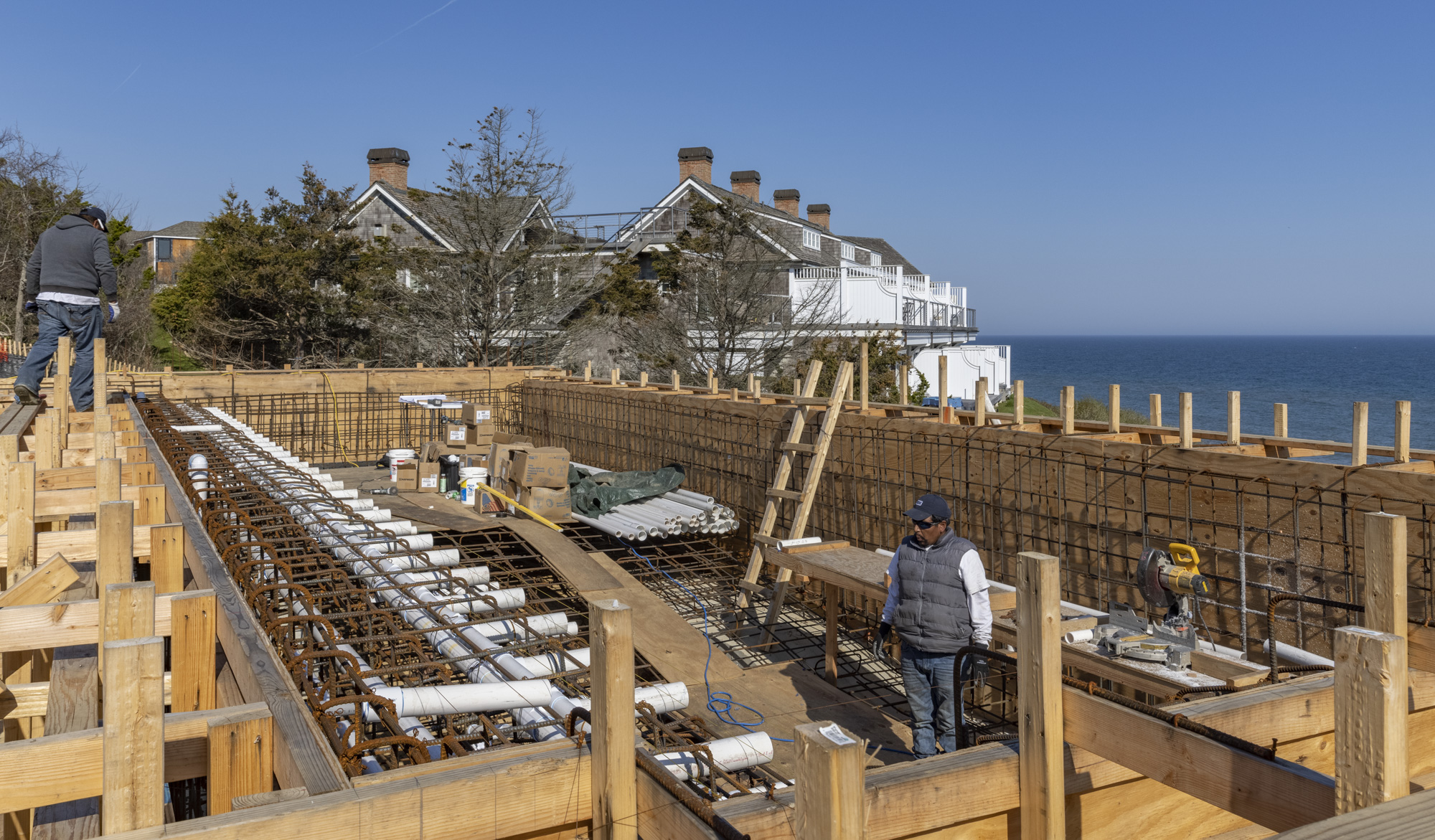 Photo of construction by Ronald Webb Builder.